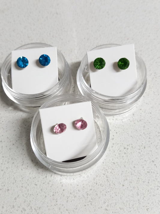 Random Colour Medium Coloured Plastic Studs